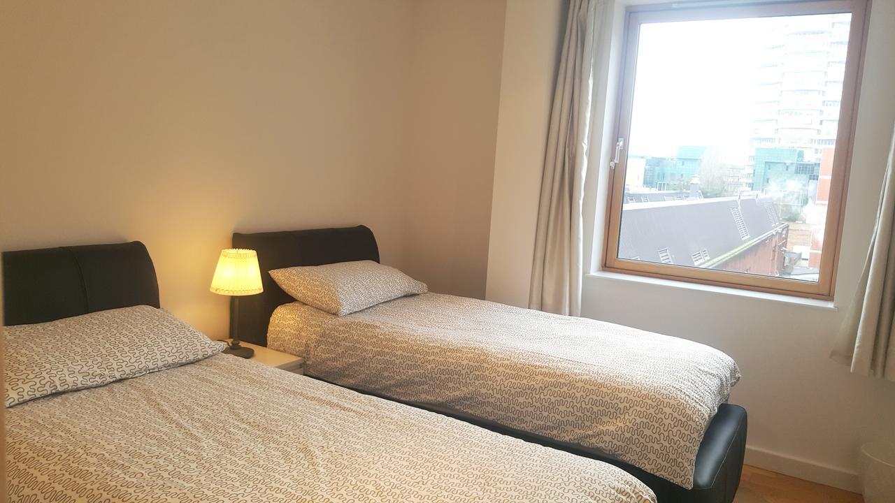 East Croydon Apartments - Just 3 Mins Walk To East Croydon Station Room photo